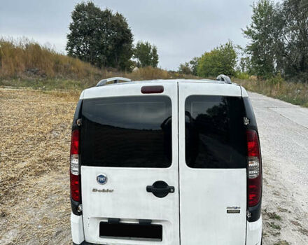 Белый Фиат Добло, объемом двигателя 1.3 л и пробегом 305 тыс. км за 4550 $, фото 6 на Automoto.ua