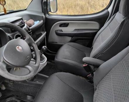 Белый Фиат Добло, объемом двигателя 1.2 л и пробегом 260 тыс. км за 4200 $, фото 12 на Automoto.ua