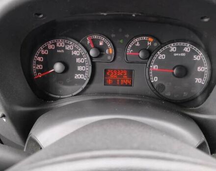 Белый Фиат Добло, объемом двигателя 1.2 л и пробегом 260 тыс. км за 4200 $, фото 16 на Automoto.ua