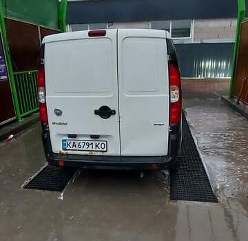 Белый Фиат Добло, объемом двигателя 1.2 л и пробегом 500 тыс. км за 2950 $, фото 3 на Automoto.ua