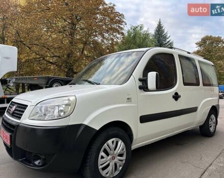 Белый Фиат Добло, объемом двигателя 1.9 л и пробегом 189 тыс. км за 5990 $, фото 1 на Automoto.ua