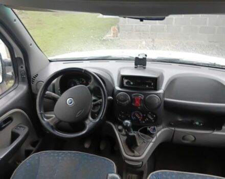 Белый Фиат Добло, объемом двигателя 1.3 л и пробегом 218 тыс. км за 5500 $, фото 2 на Automoto.ua