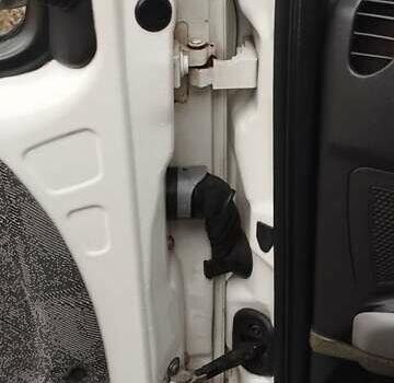 Белый Фиат Добло, объемом двигателя 1.3 л и пробегом 246 тыс. км за 4500 $, фото 1 на Automoto.ua