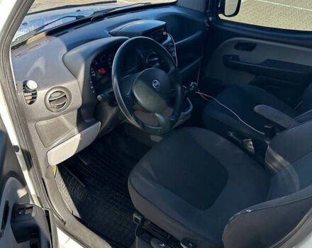 Белый Фиат Добло, объемом двигателя 1.3 л и пробегом 305 тыс. км за 4550 $, фото 12 на Automoto.ua