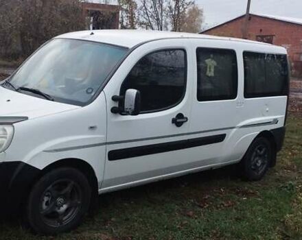 Белый Фиат Добло, объемом двигателя 1.3 л и пробегом 246 тыс. км за 4500 $, фото 5 на Automoto.ua