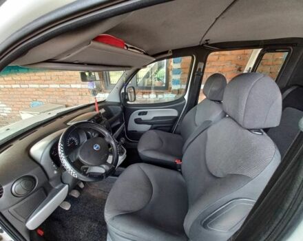 Белый Фиат Добло, объемом двигателя 1.6 л и пробегом 300 тыс. км за 3700 $, фото 6 на Automoto.ua