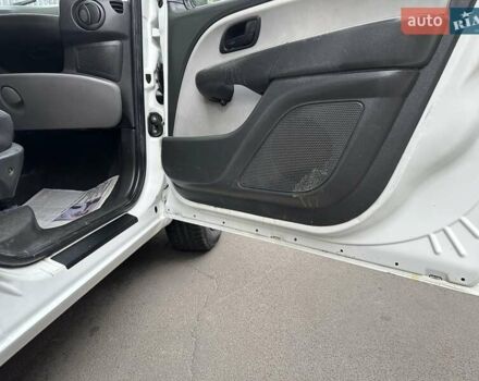 Белый Фиат Добло, объемом двигателя 1.9 л и пробегом 189 тыс. км за 5990 $, фото 27 на Automoto.ua