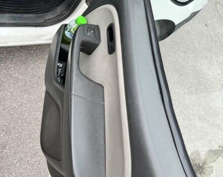 Белый Фиат Добло, объемом двигателя 1.2 л и пробегом 270 тыс. км за 3900 $, фото 11 на Automoto.ua