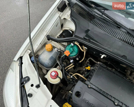 Білий Фіат Добло, об'ємом двигуна 1.3 л та пробігом 317 тис. км за 4650 $, фото 45 на Automoto.ua