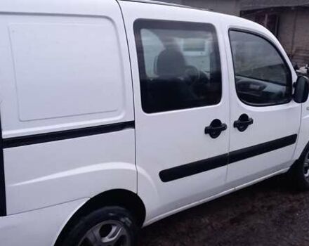 Белый Фиат Добло, объемом двигателя 1.6 л и пробегом 300 тыс. км за 3700 $, фото 9 на Automoto.ua