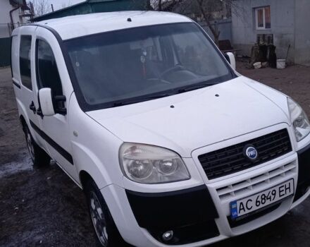 Белый Фиат Добло, объемом двигателя 1.6 л и пробегом 300 тыс. км за 3700 $, фото 1 на Automoto.ua