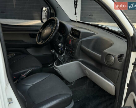 Білий Фіат Добло, об'ємом двигуна 1.9 л та пробігом 265 тис. км за 5650 $, фото 38 на Automoto.ua