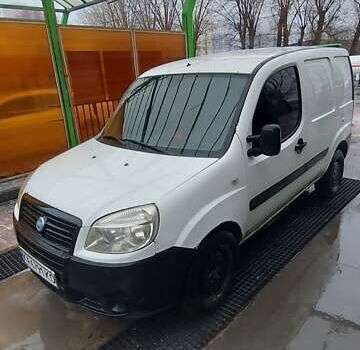 Белый Фиат Добло, объемом двигателя 1.2 л и пробегом 500 тыс. км за 2950 $, фото 7 на Automoto.ua