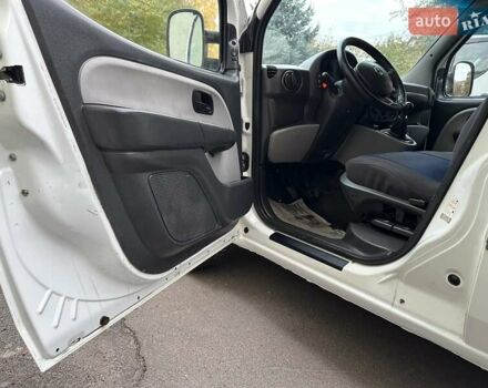 Белый Фиат Добло, объемом двигателя 1.9 л и пробегом 189 тыс. км за 5990 $, фото 28 на Automoto.ua