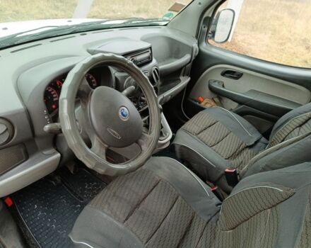 Белый Фиат Добло, объемом двигателя 1.2 л и пробегом 270 тыс. км за 3150 $, фото 5 на Automoto.ua