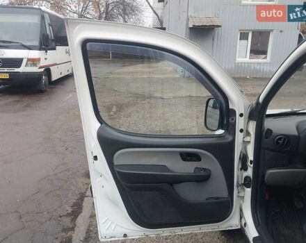 Белый Фиат Добло, объемом двигателя 1.9 л и пробегом 216 тыс. км за 4900 $, фото 17 на Automoto.ua