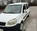 Белый Фиат Добло, объемом двигателя 1.2 л и пробегом 270 тыс. км за 3900 $, фото 2 на Automoto.ua