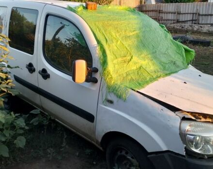 Белый Фиат Добло, объемом двигателя 1.9 л и пробегом 250 тыс. км за 1700 $, фото 1 на Automoto.ua