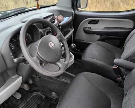 Белый Фиат Добло, объемом двигателя 1.2 л и пробегом 260 тыс. км за 4200 $, фото 11 на Automoto.ua