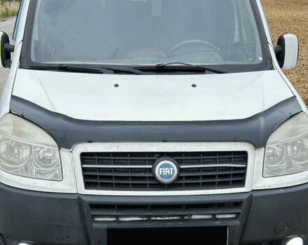 Белый Фиат Добло, объемом двигателя 1.3 л и пробегом 305 тыс. км за 4550 $, фото 1 на Automoto.ua