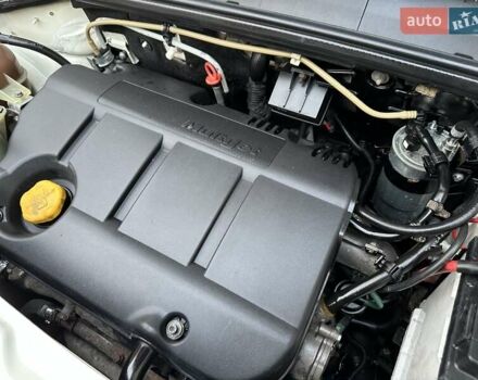 Белый Фиат Добло, объемом двигателя 1.9 л и пробегом 189 тыс. км за 5990 $, фото 36 на Automoto.ua