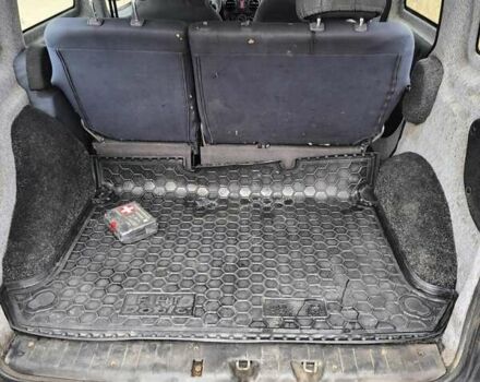 Белый Фиат Добло, объемом двигателя 1.2 л и пробегом 260 тыс. км за 4200 $, фото 8 на Automoto.ua