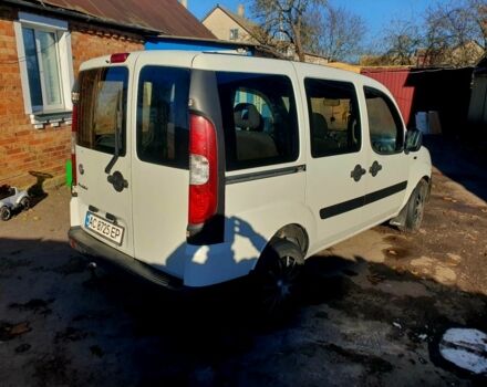 Белый Фиат Добло, объемом двигателя 1.2 л и пробегом 350 тыс. км за 4800 $, фото 2 на Automoto.ua