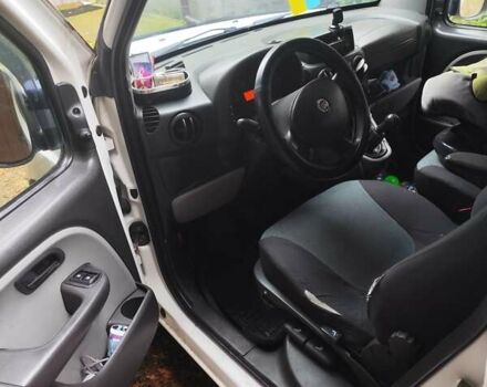 Белый Фиат Добло, объемом двигателя 1.91 л и пробегом 251 тыс. км за 5500 $, фото 4 на Automoto.ua