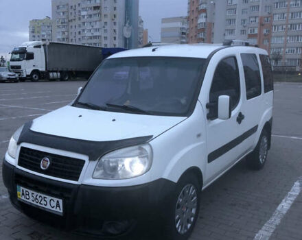 Белый Фиат Добло, объемом двигателя 1.3 л и пробегом 266 тыс. км за 5200 $, фото 4 на Automoto.ua