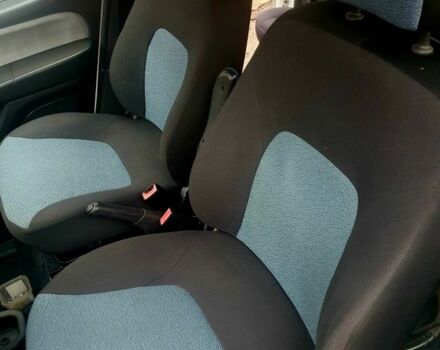 Белый Фиат Добло, объемом двигателя 1.2 л и пробегом 350 тыс. км за 4800 $, фото 5 на Automoto.ua