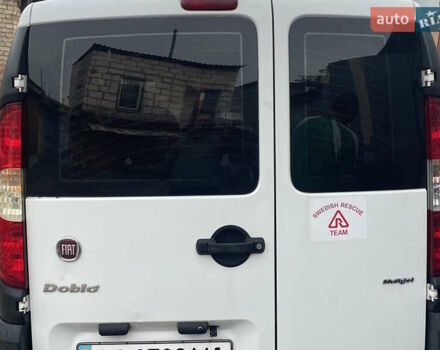Белый Фиат Добло, объемом двигателя 1.3 л и пробегом 200 тыс. км за 4950 $, фото 6 на Automoto.ua