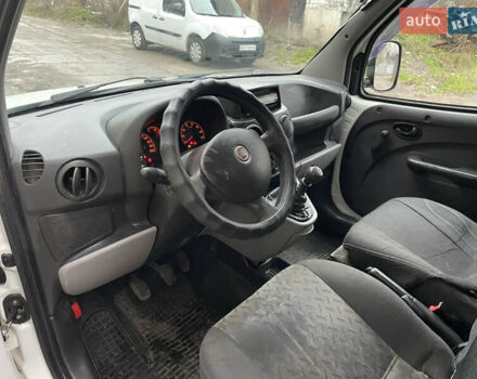 Белый Фиат Добло, объемом двигателя 1.3 л и пробегом 320 тыс. км за 3500 $, фото 4 на Automoto.ua