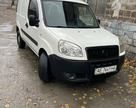 Белый Фиат Добло, объемом двигателя 1.3 л и пробегом 320 тыс. км за 3500 $, фото 2 на Automoto.ua
