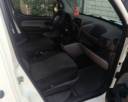 Белый Фиат Добло, объемом двигателя 1.9 л и пробегом 248 тыс. км за 5200 $, фото 9 на Automoto.ua