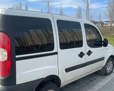 Белый Фиат Добло, объемом двигателя 1.6 л и пробегом 313 тыс. км за 4200 $, фото 1 на Automoto.ua