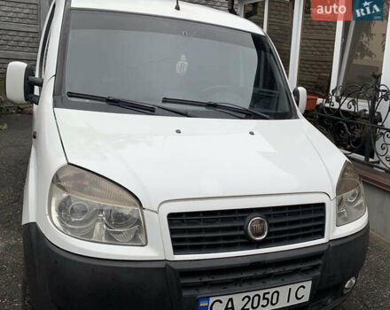 Белый Фиат Добло, объемом двигателя 1.25 л и пробегом 325 тыс. км за 5500 $, фото 1 на Automoto.ua