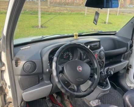 Белый Фиат Добло, объемом двигателя 1.6 л и пробегом 313 тыс. км за 4200 $, фото 4 на Automoto.ua