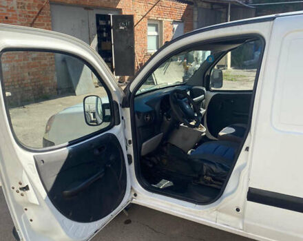 Белый Фиат Добло, объемом двигателя 0 л и пробегом 320 тыс. км за 3599 $, фото 5 на Automoto.ua