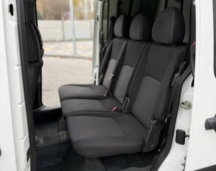 Белый Фиат Добло, объемом двигателя 1.3 л и пробегом 283 тыс. км за 5200 $, фото 12 на Automoto.ua