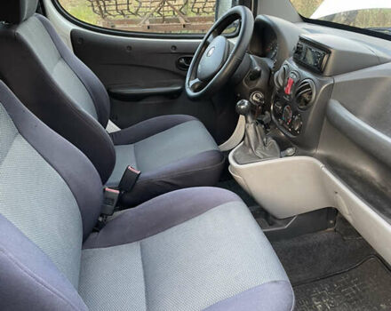 Белый Фиат Добло, объемом двигателя 1.3 л и пробегом 210 тыс. км за 5200 $, фото 5 на Automoto.ua