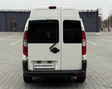 Белый Фиат Добло, объемом двигателя 1.3 л и пробегом 283 тыс. км за 5200 $, фото 5 на Automoto.ua