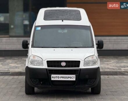 Белый Фиат Добло, объемом двигателя 1.3 л и пробегом 283 тыс. км за 5200 $, фото 1 на Automoto.ua