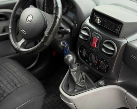 Белый Фиат Добло, объемом двигателя 1.3 л и пробегом 283 тыс. км за 5200 $, фото 9 на Automoto.ua