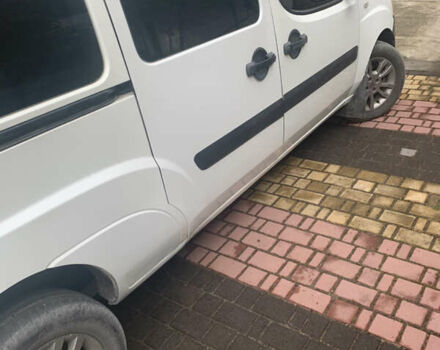 Белый Фиат Добло, объемом двигателя 1.9 л и пробегом 295 тыс. км за 5300 $, фото 4 на Automoto.ua