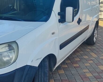 Белый Фиат Добло, объемом двигателя 1.9 л и пробегом 237 тыс. км за 4700 $, фото 1 на Automoto.ua