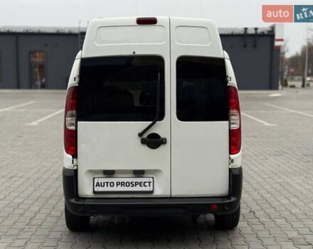 Белый Фиат Добло, объемом двигателя 1.3 л и пробегом 283 тыс. км за 5200 $, фото 5 на Automoto.ua