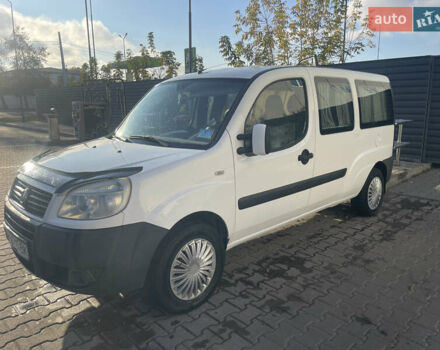 Белый Фиат Добло, объемом двигателя 1.3 л и пробегом 336 тыс. км за 5500 $, фото 3 на Automoto.ua