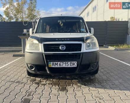 Белый Фиат Добло, объемом двигателя 1.3 л и пробегом 336 тыс. км за 5500 $, фото 2 на Automoto.ua