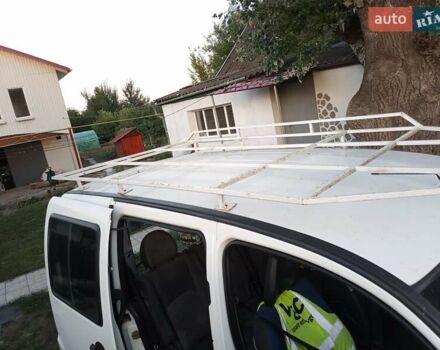 Білий Фіат Добло, об'ємом двигуна 1.37 л та пробігом 240 тис. км за 3800 $, фото 3 на Automoto.ua