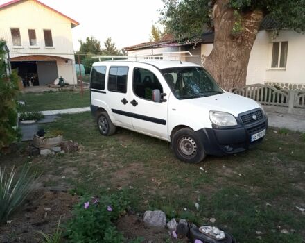 Белый Фиат Добло, объемом двигателя 1.4 л и пробегом 248 тыс. км за 3766 $, фото 4 на Automoto.ua